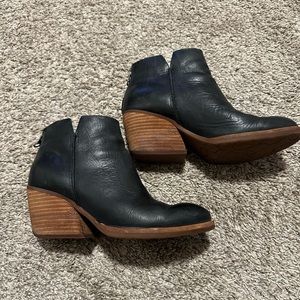 Kork-ease black leather booties, size 6